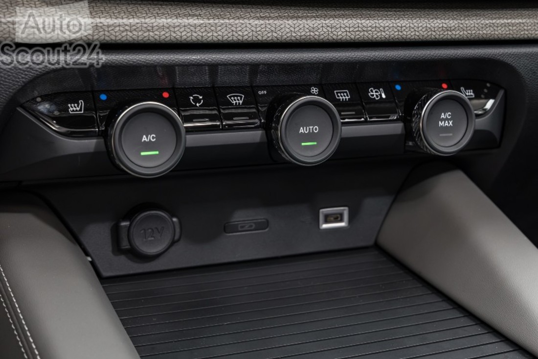 CL 22.005.093(1).jpg