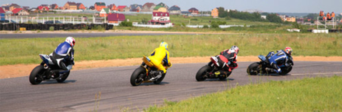 Especial: Técnicas de frenado en moto – La importancia de la frenada