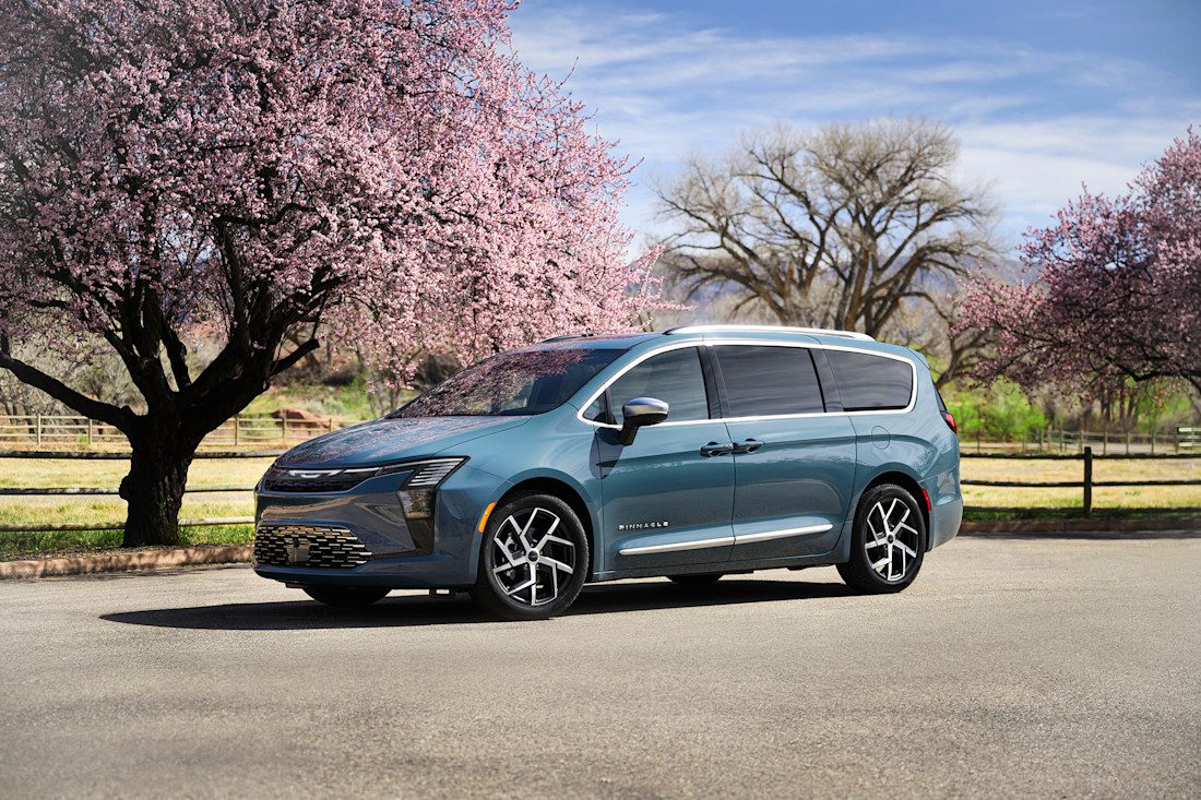 2027 Chrysler Pacifica - NF - Chrysler - 260401 - 8.jpg