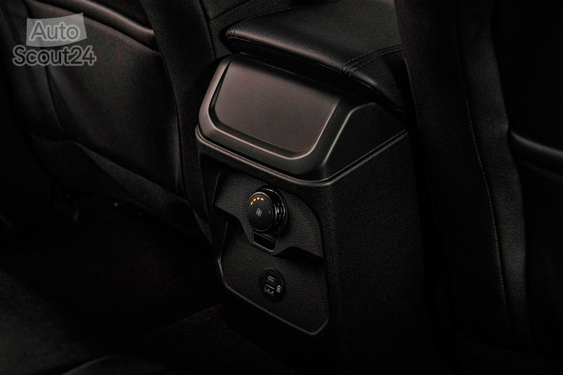 Ford Everest 2022 (22).jpg