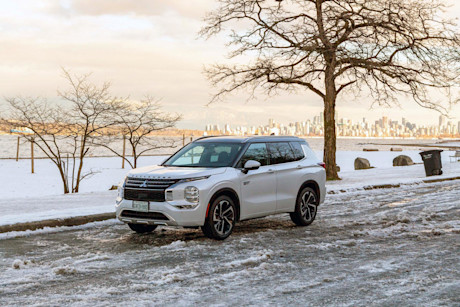 Editorial 2023 mitsubishi outlander phev 07 ew