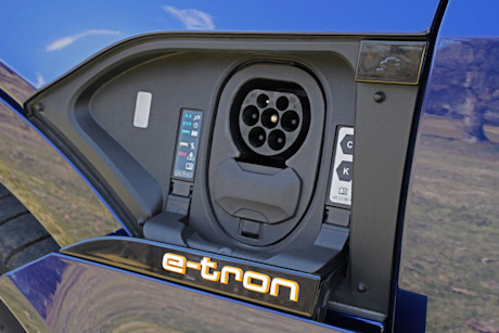 Audi e-tron Sportback 55 quattro 2022_Ladeport