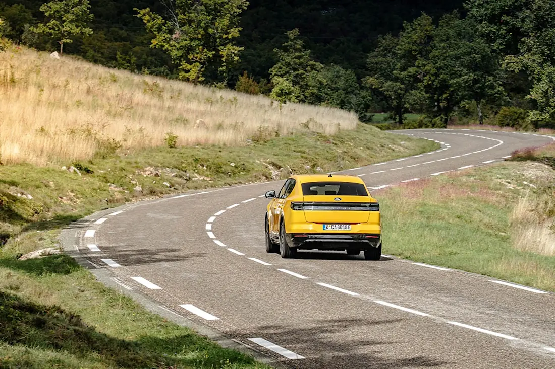 Capri Vivid Yellow Capri Vivid Yellow