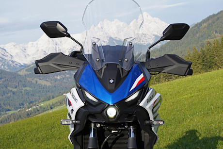 2 suzuki-sv-7gx-2026-front