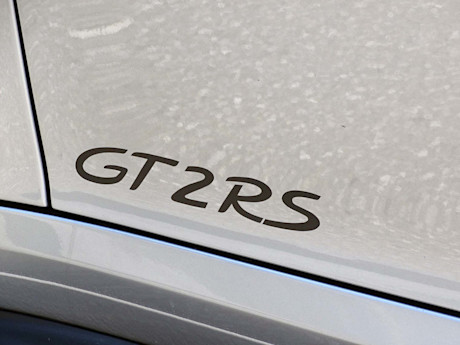 Editorial 2018 porsche 911 gt2 rs 17 jb