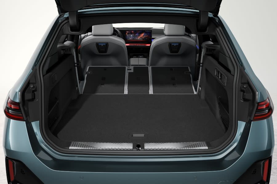 bmw-serie.5-touring-2024.4.jpg
