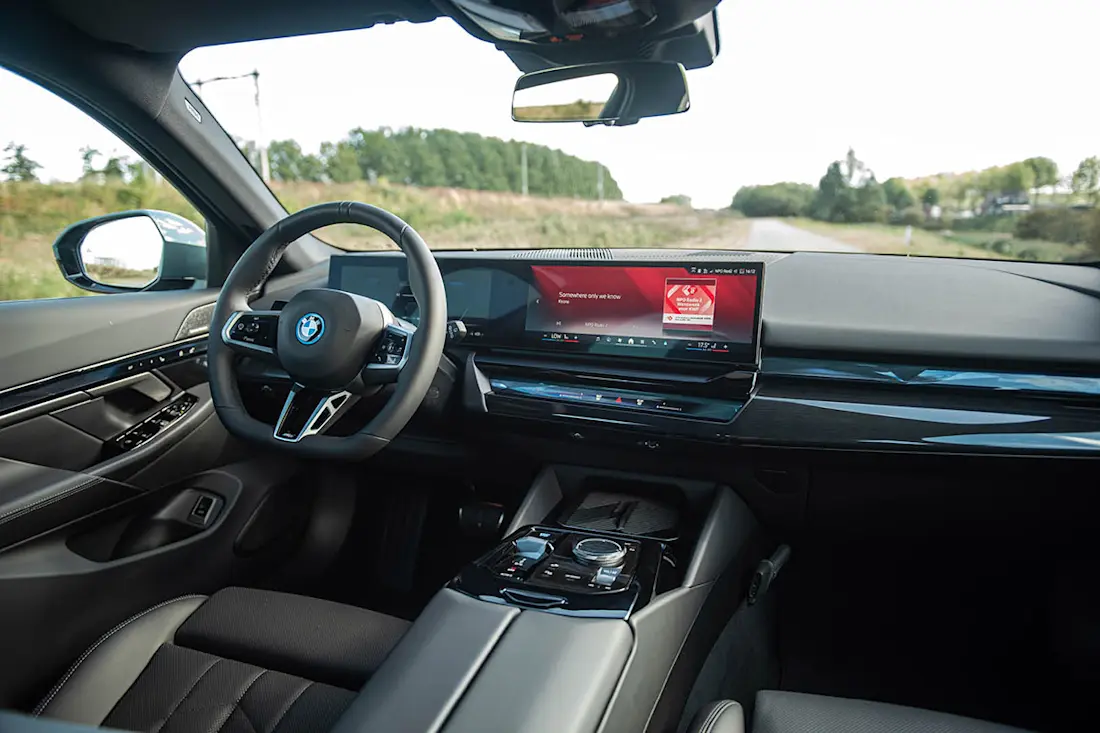 CR119 AS24 BMW i5 Touring 4 CR119 AS24 BMW i5 Touring 4