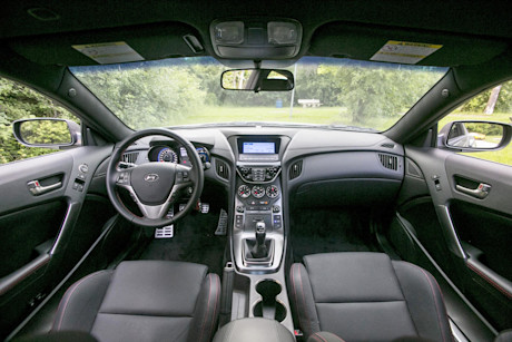 Editorial 2015 hyundai genesis coupe r spec rf 14