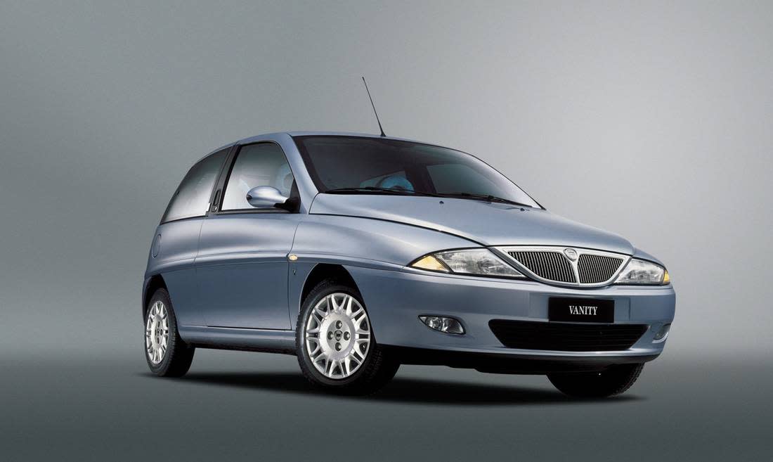 2kPQmMIXuJyugrug2XUiaS-72fba60d6a6e33a1ed278dc2a3c40f3d-lancia-y-front-1100