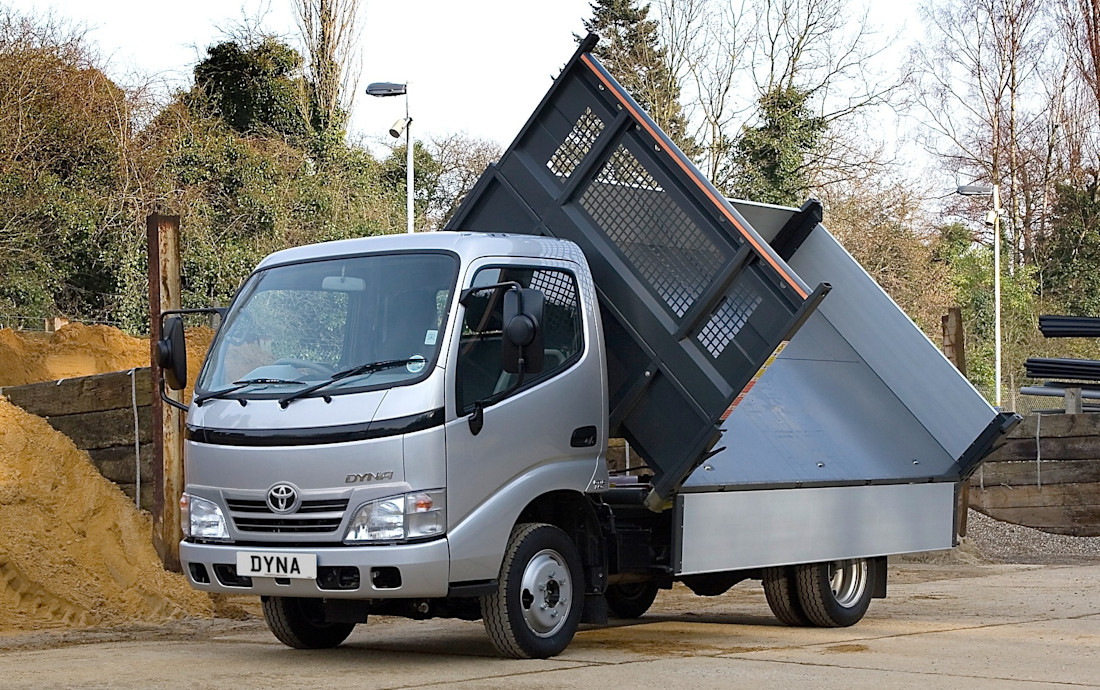 toyota-dyna-front
