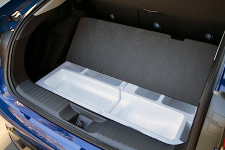 Editorial 2023 toyota prius xle awd 32 jw