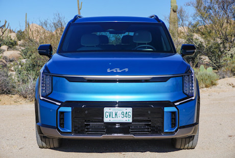 Editorial 2024 kia ev9 land awd w gt line package fd 231215 01 di