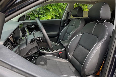 Editorial 2021 kia niro ev sx touring 16 ct