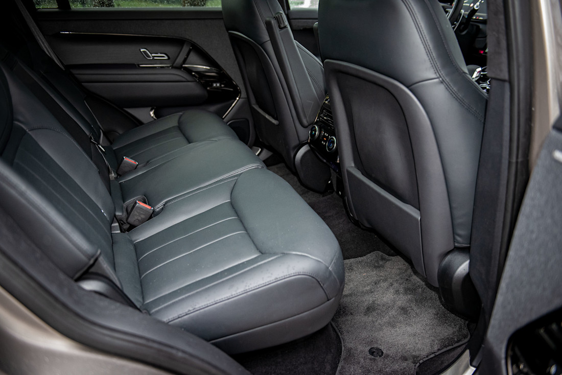Range-Rover-Sport-D350-Rearseats