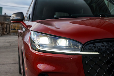 Editorial 2025 lincoln aviator reserve td jv 250127 26