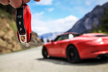 Editorial 2015 porsche 911 carrera4 cabriolet gts bm 15