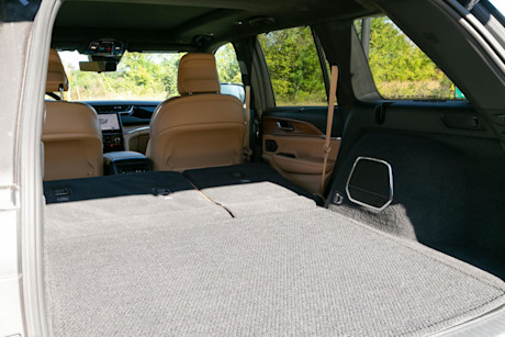 Editorial 2022 jeep grand cherokee summit reserve 33 jw