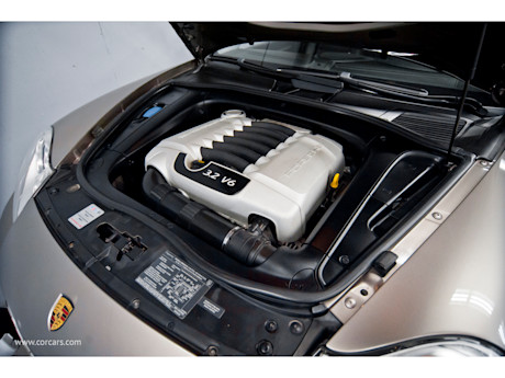 Editorial 2005 porsche cayenne safari fotw cd 250515 9