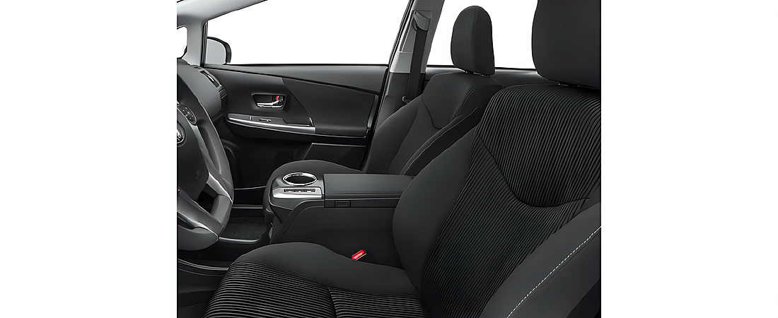 Toyota Prius v 2017 8
