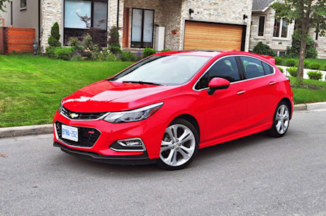 Editorial 2017 chevrolet cruze hatchback premier 01 mb