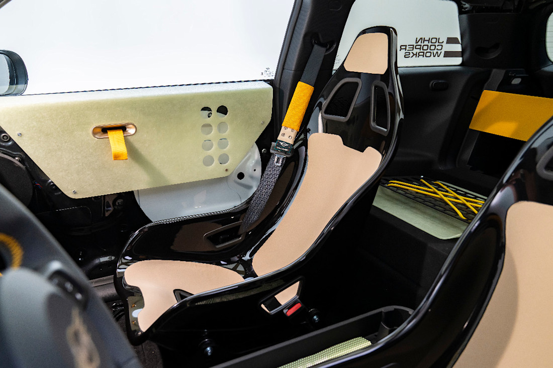 Mini-John-Cooper-Works-Deus-ex-machina-2025 (19).jpg