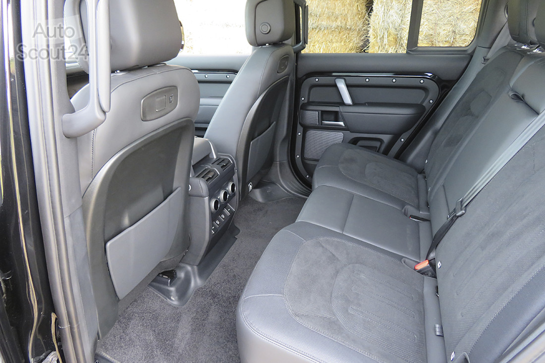 14_land_rover_defender 110 V8.JPG