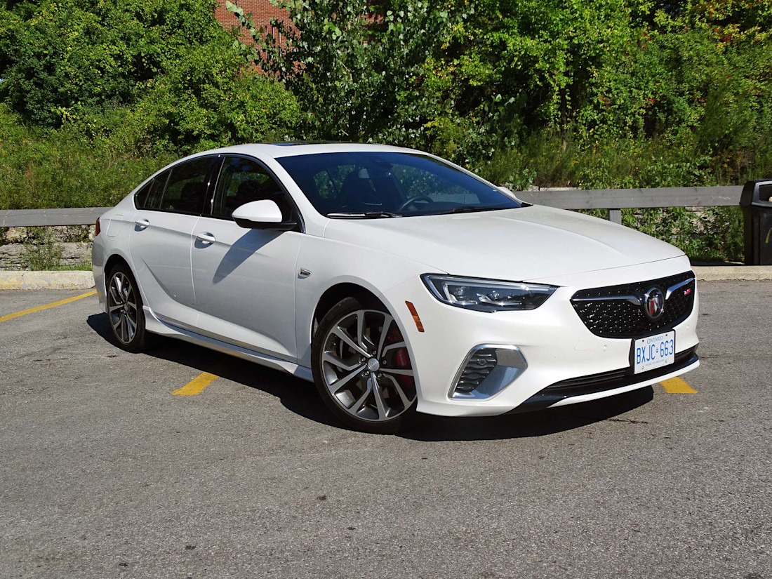 Editorial 2018 buick regal gs 03 jb