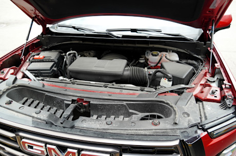 GMC Yukon AT4 Ultimate 2025 : essai routier Body Image