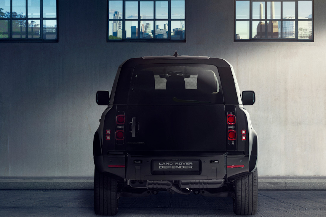 DEFENDER_EDITION_53_THE_CITY-CONQUERING_SUV_WITH_AN_ADVENTUROUS_SPIRIT_2-1-.jpg