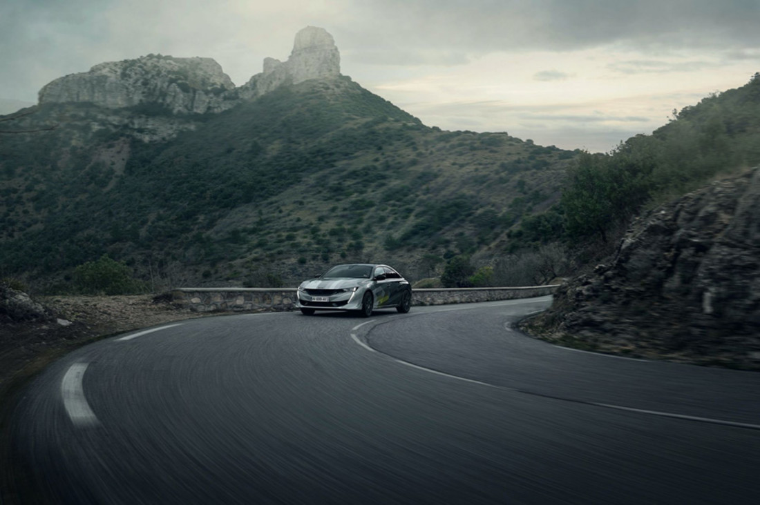 Peugeot-508-Sport-Engineered-production-spec-15.jpg