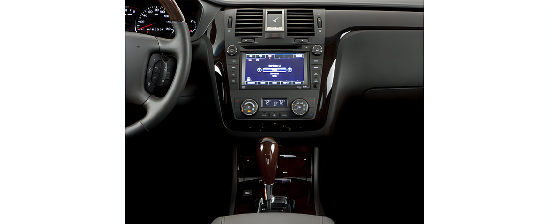 Cadillac DTS 2011 11