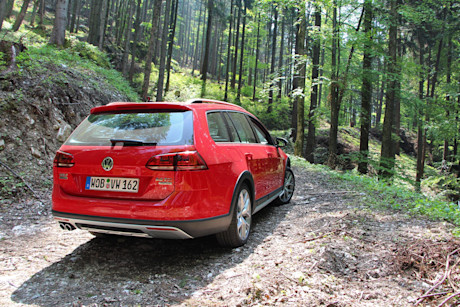 Editorial 2016 volkswagen golf alltrack jy 22