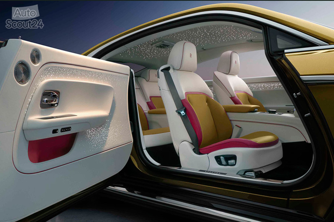 Rolls-Royce-spectre-interior-autoscout24 (11).jpg