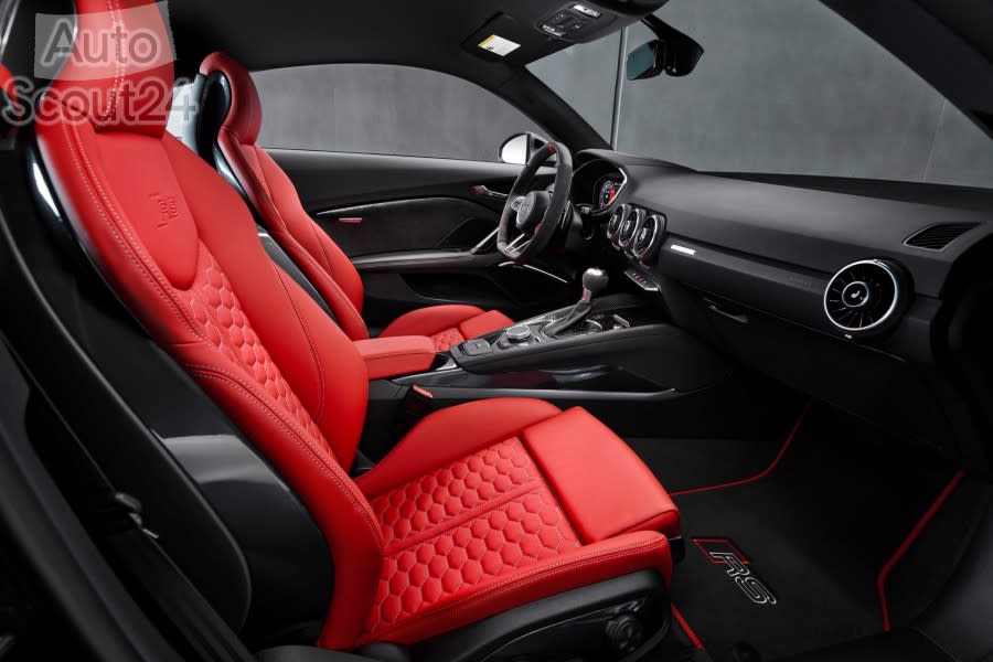 2022-Audi-TT-RS-Heritage-Edition-16.jpg