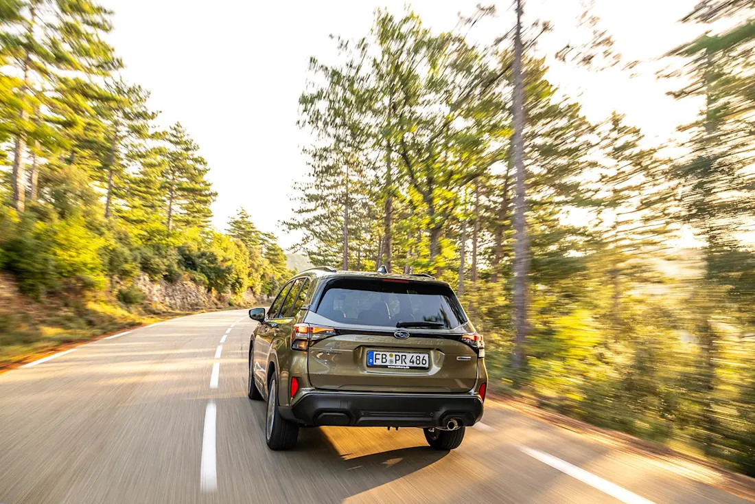 subaru-forester-2025-heck subaru-forester-2025-heck