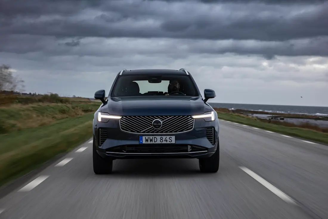 New Volvo XC90 B5 - dynamic 14 New Volvo XC90 B5 - dynamic 14