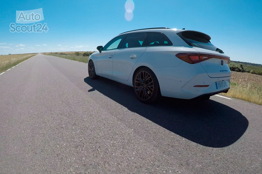 cupra leon st 310CV rodando2