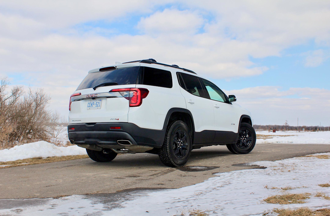 Editorial 2022 gmc acadia at4 06 pb