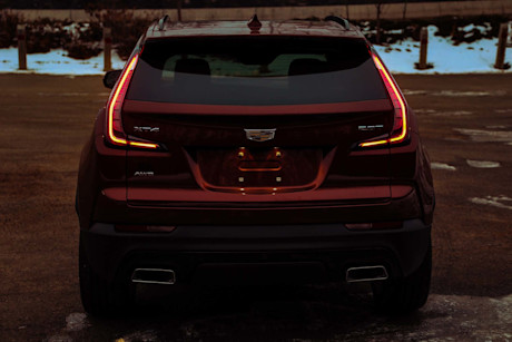 Editorial 2019 cadillac xt4 awd sport 08 ts