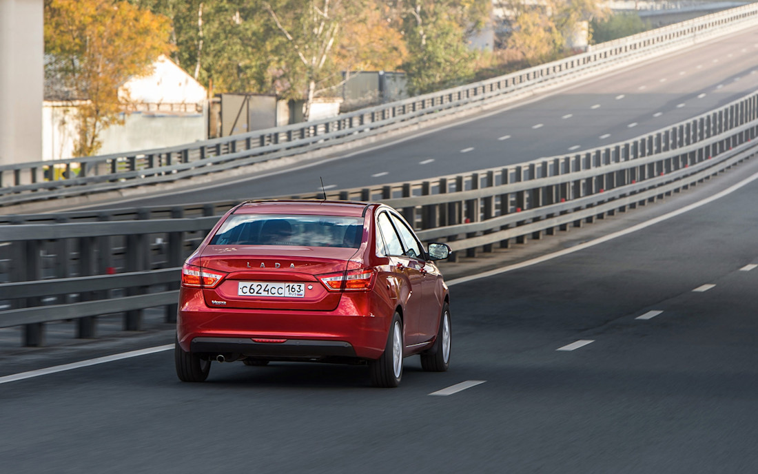 lada-vesta-sedan-back