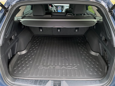 Editorial 2023 subaru outback onyx 16 mg