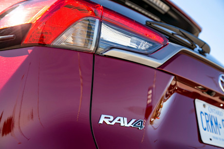 Editorial 2022 toyota rav4 limited awd 04 jw