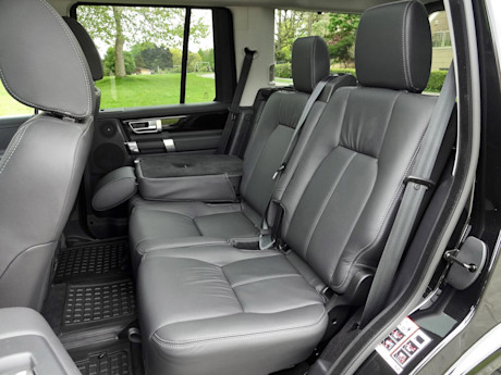 Editorial 2015 land rover lr4 hse luxury sh 23