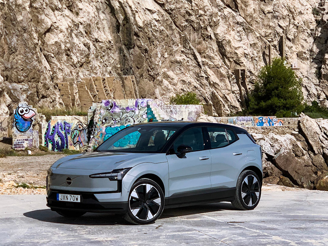 Editorial 2025 volvo ex30 fd td fr 231106 01 bc