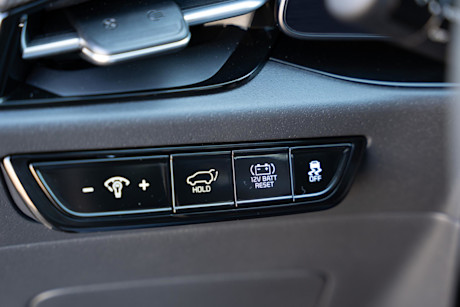 Editorial 2024 kia niro ex premium 240408 05 jw