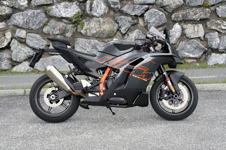 KTM 990-rc-r-2026_Seite