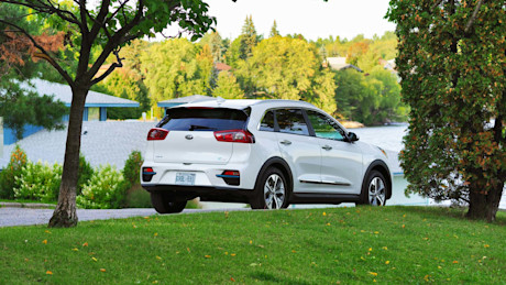 Editorial 2019 kia niro ev sx touring 09 jp