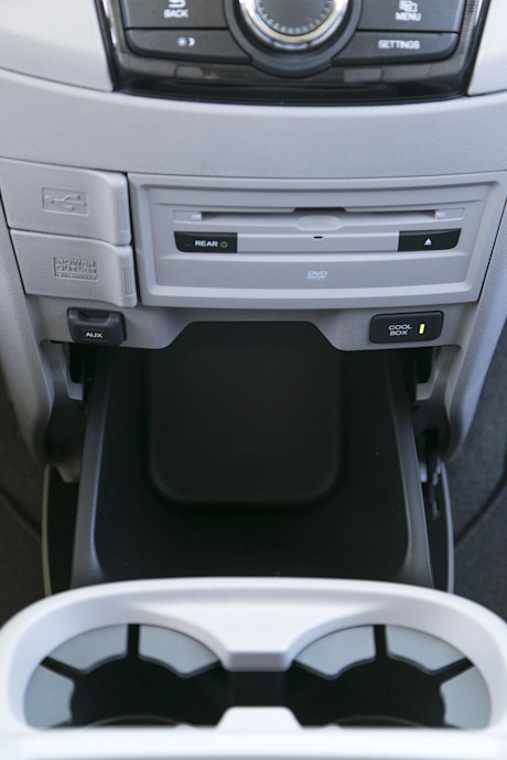 Editorial 2015 honda odyssey touring jw 14