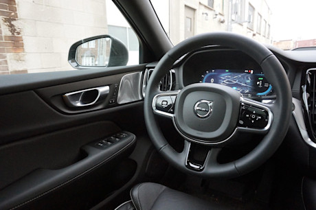 Editorial 2024 volvo v60 recharge t8 awd polestar engineered td 240227 24 jl