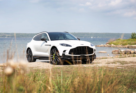 Editorial 2023 aston martin dbx 707 02 jw